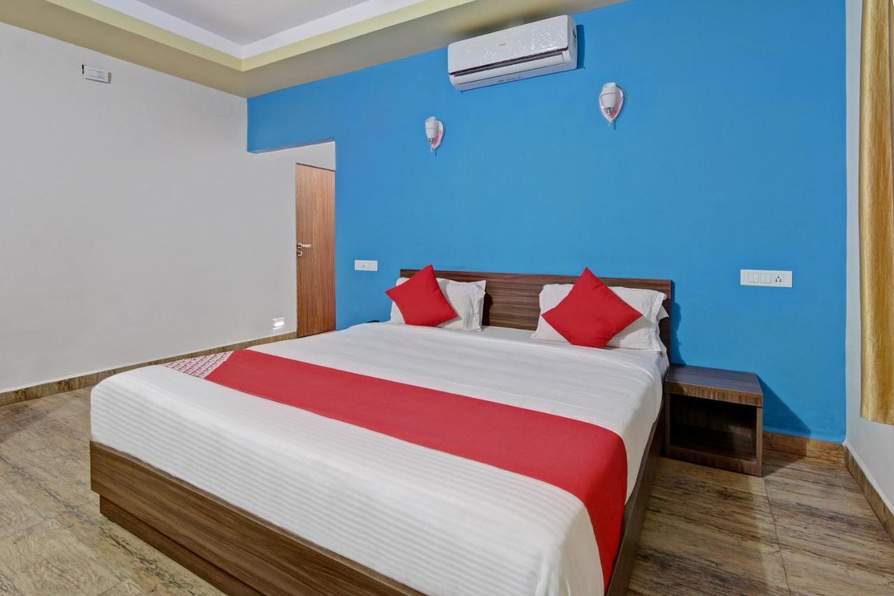 Oyo 48704 Rashi Farms Hotel Hubli Exterior photo
